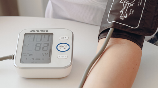 Automatic blood pressure monitor by Paramed: How to change